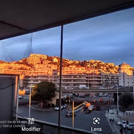 Nice, Super A 8 Minutes De La Plage. Apartment *