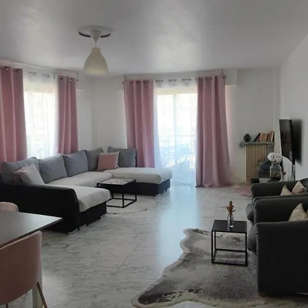 Nice, Super A 8 Minutes De La Plage. Appartement *