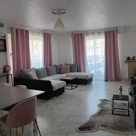 Nice, Super A 8 Minutes De La Plage. *