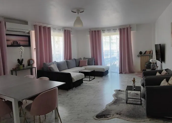 Nice, Super A 8 Minutes De La Plage. *